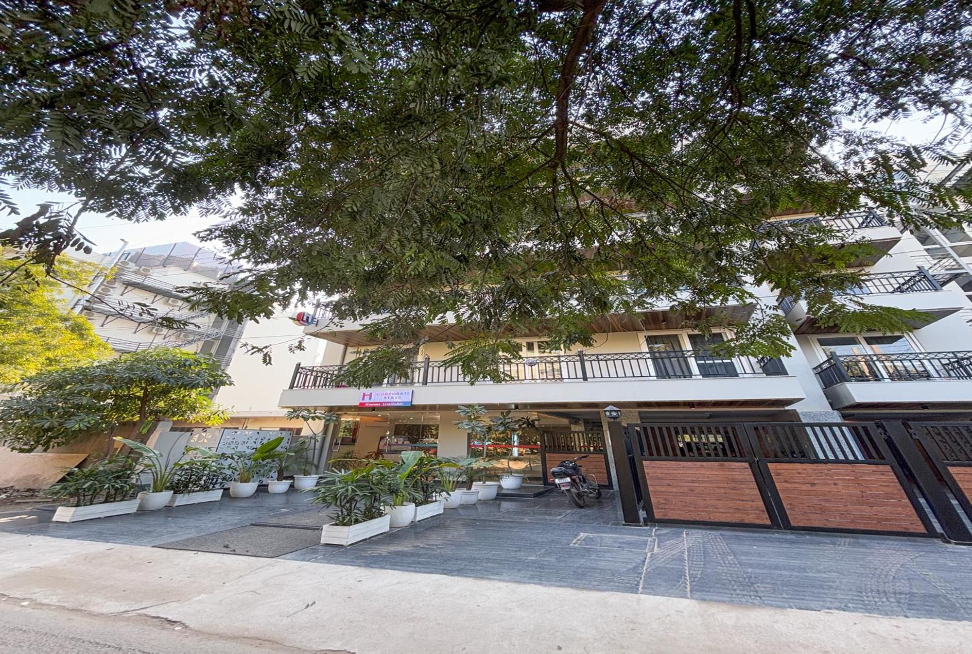 Hotel Housr Sector 45 Gurgaon Near Artemis Hospital Exterior foto